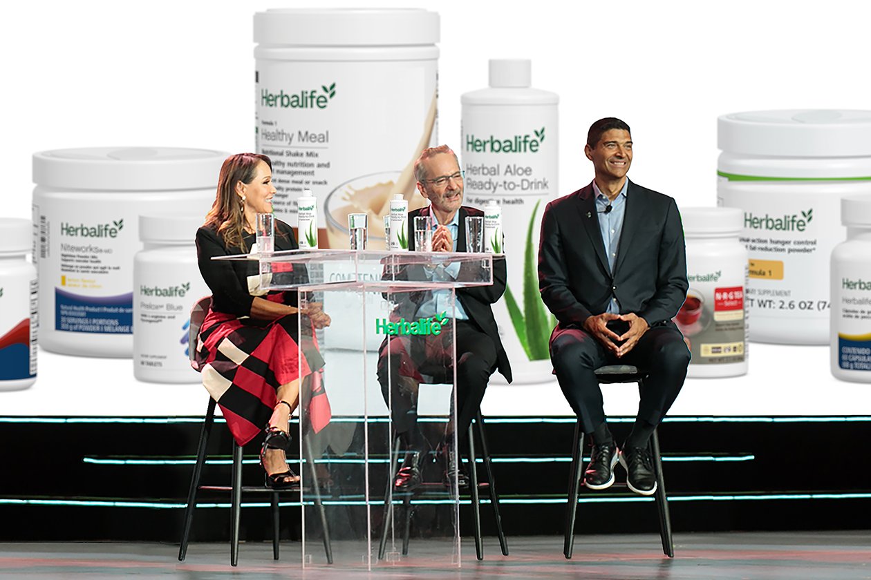 Experts in Nutrition, Health and Wellness Dr. Rocio Medina Badiano, Dr. Gary Small, and Dr. Luigi Gratton meet in a panel at Mexico's '23 Extravanganza.