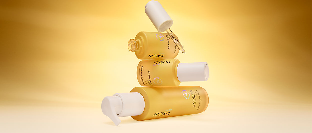 HL/Skin 10 % Niacinamide Serum on a table